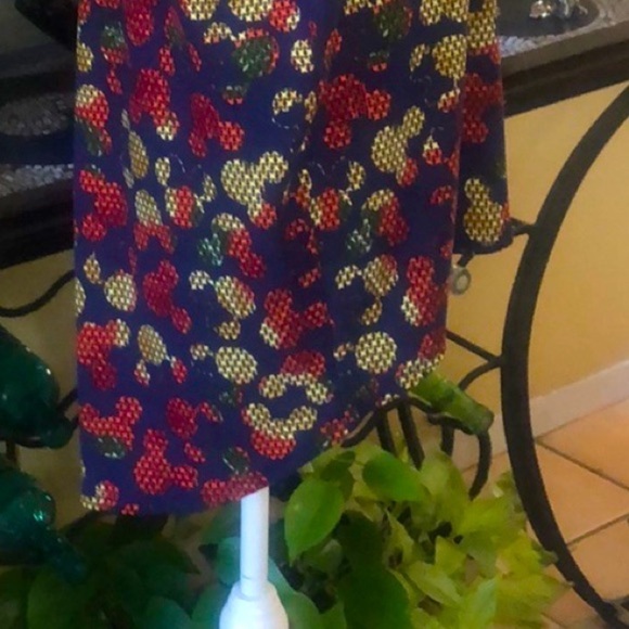 LuLaRoe Simply Comfortable Disney Mickey Mouse Head Irma Top Size X- Small NWT - Picture 9 of 13